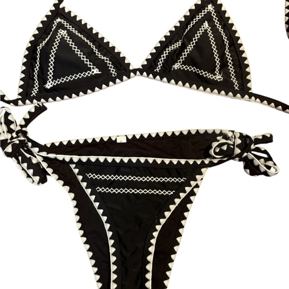 Black and White Triangle Bikini Set - Picture 2 of 8